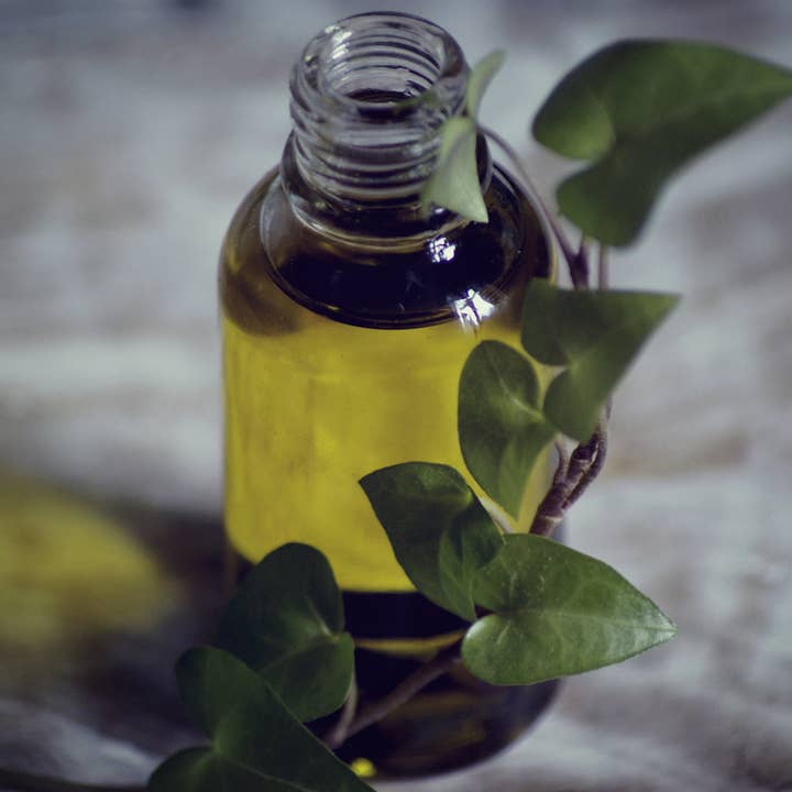 In Lumine Lunae - Wholesale Essential Oil - Energy & support aromatherapy pulse points oil2