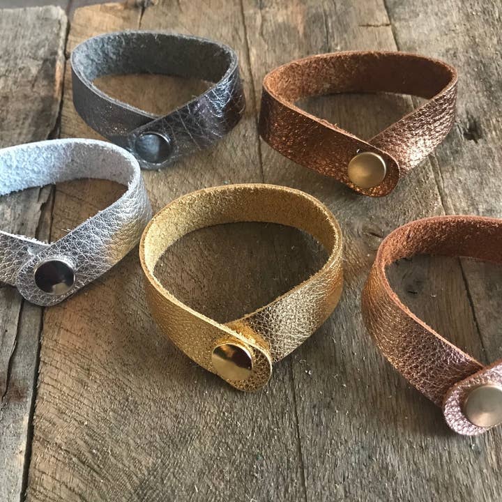 Luna And Loki Design – wholesale Manschettarmband – Guld tunn manschett läderarmband