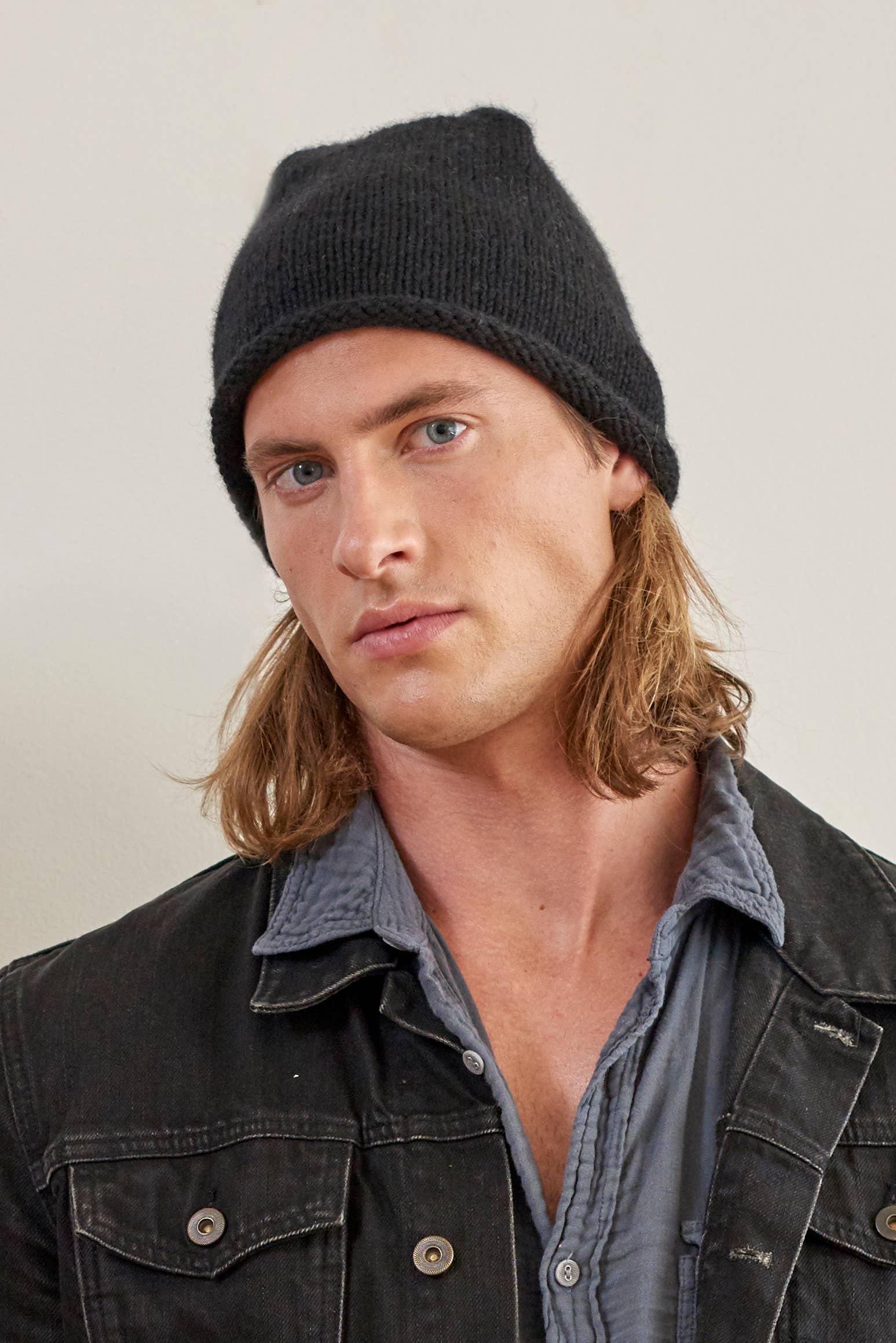 Crème Bonnet modèle hors service en cachemire en vente sur Faire5