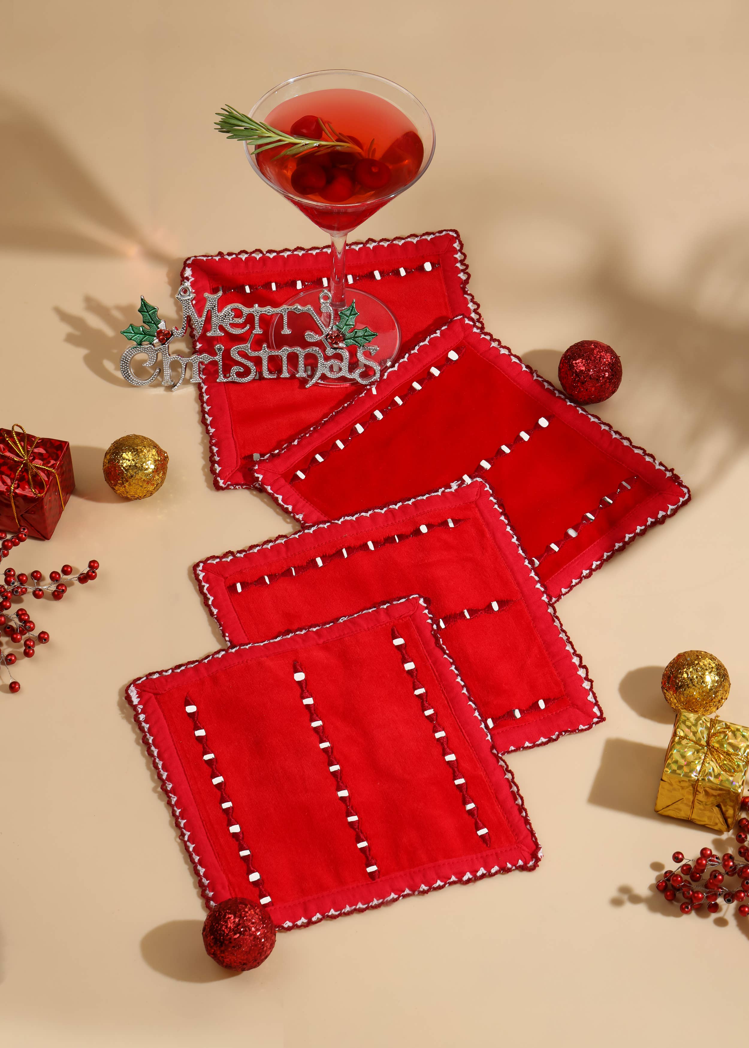 Tiramisu - Wholesale Dinner & cloth napkin - Scarlet Lace-Edge Cocktail Napkins