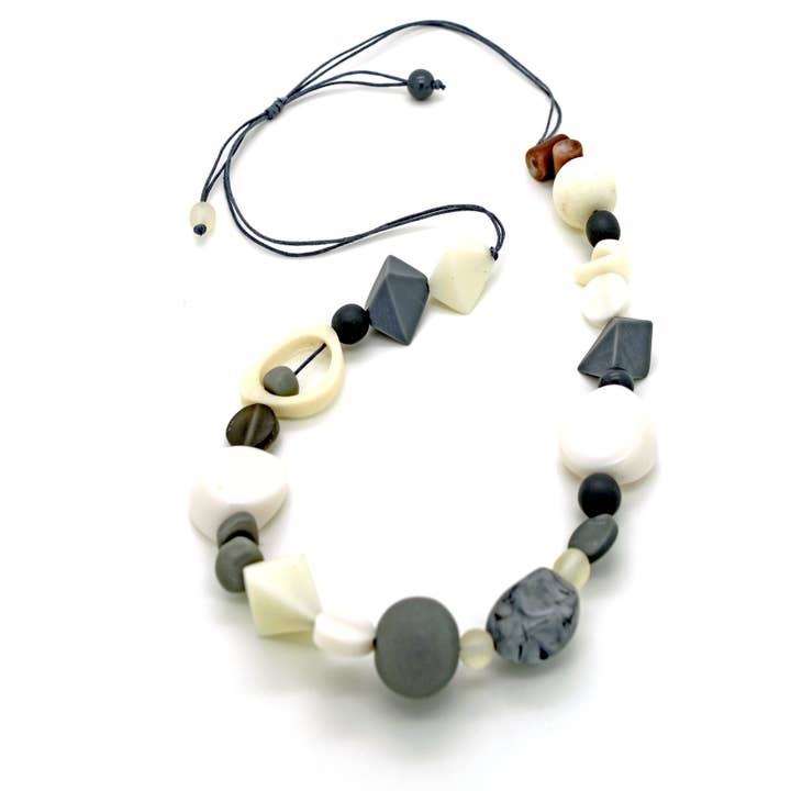 Mod Resin Necklace-82273 for wholesale by Nusantara Inc.