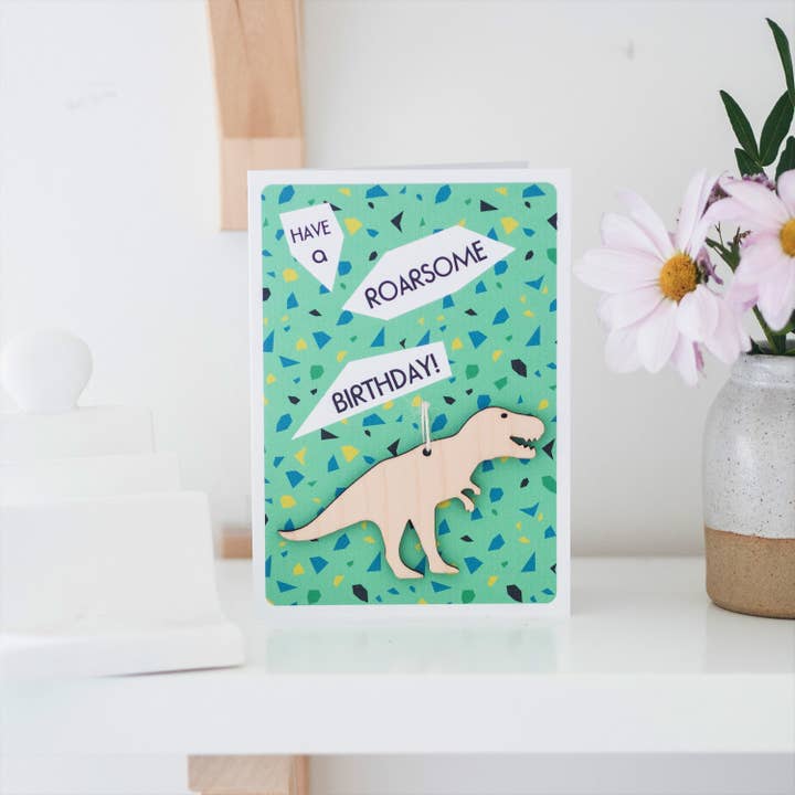 Carte souvenir anniversaire dinosaure - T-Rex pour la vente par Daisycat