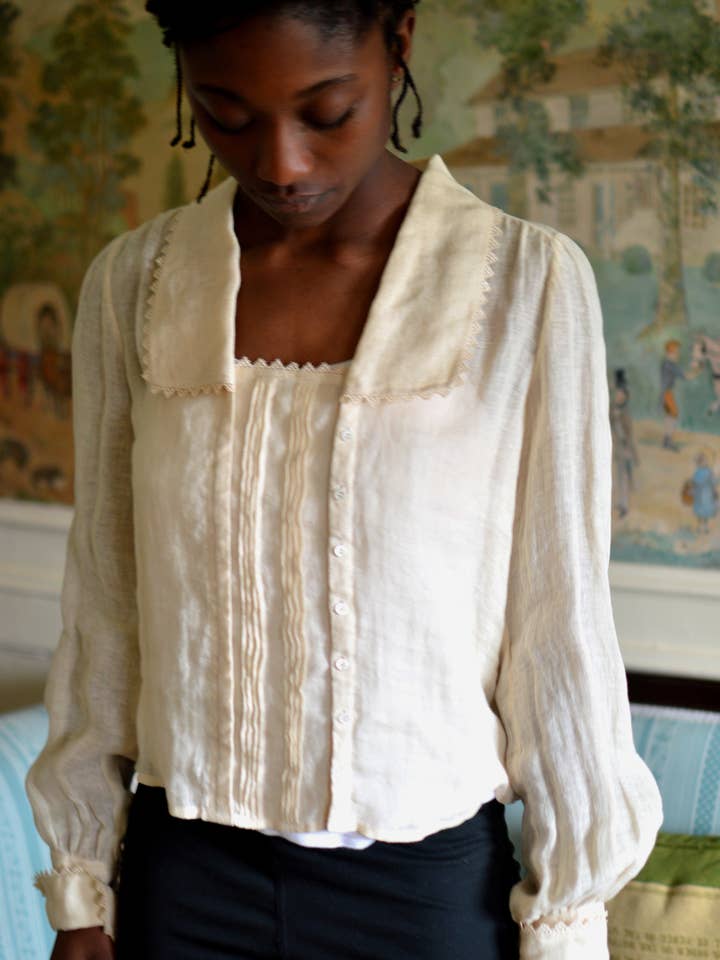 210 Armistice Blouse - Sewing Pattern for wholesale by Folkwear