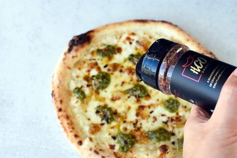 Hot Crispy Oil - Vente Mélanges d'épices séchées - "HCO Shake" - Épices et assaisonnement pour pizza, pâtes, œufs, etc.5