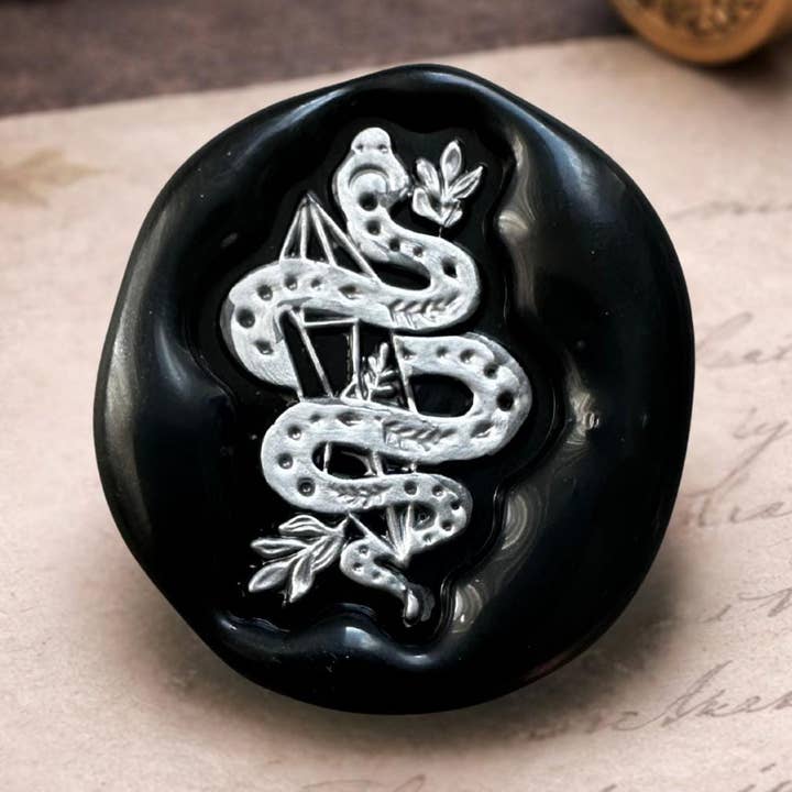 Schlangen- & Kristallwachssiegel – Gotische Klebeumschlagsiegel für den Großhandel von Gothic Garage