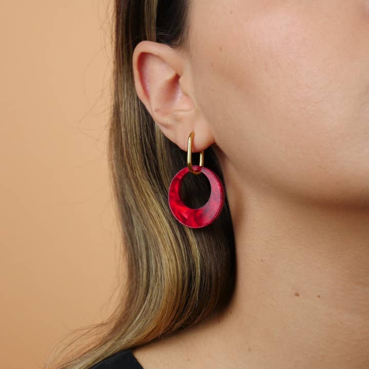 Runde Creoler Øreringe - Marmor Rød for engroshandel hos ColsonDesign