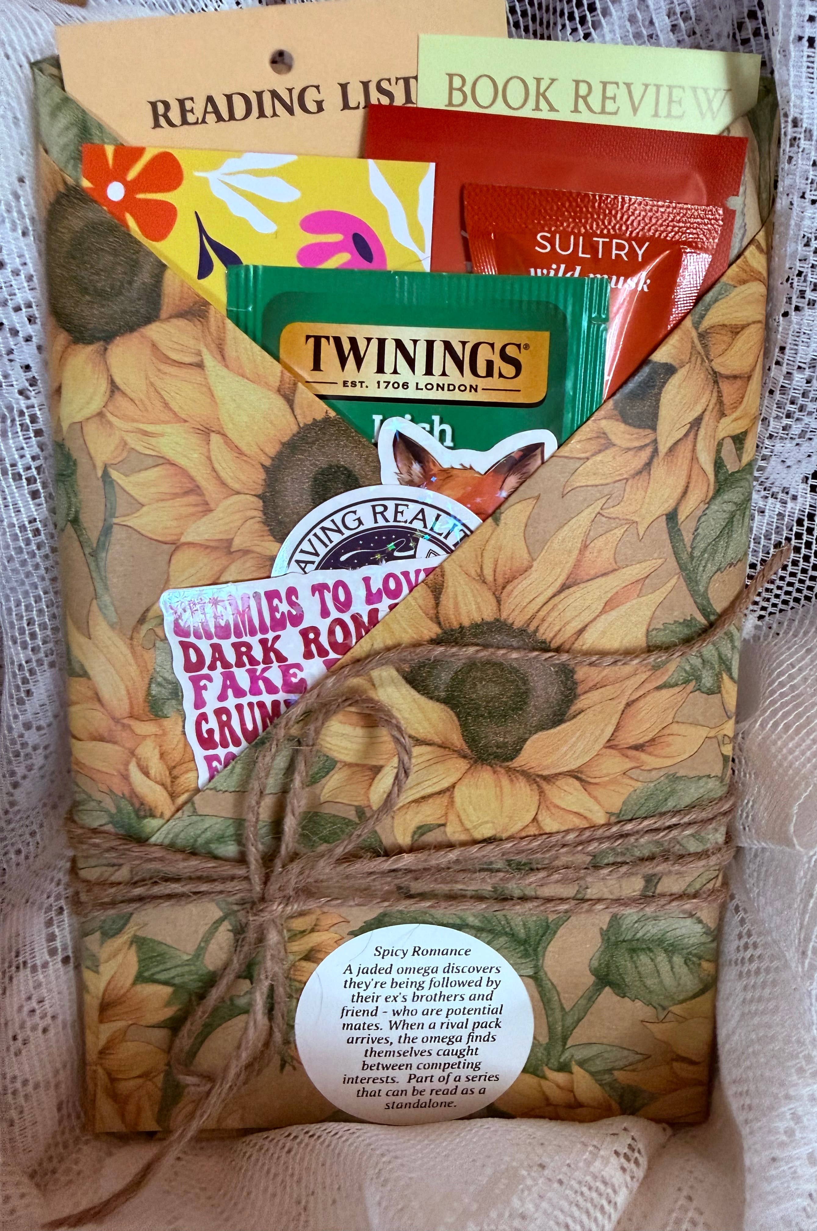 RWF Used Books & Creations - Wholesale Romance Novel - Blind Date with a Book (Basic) - Large PB - Romance/RomCom8