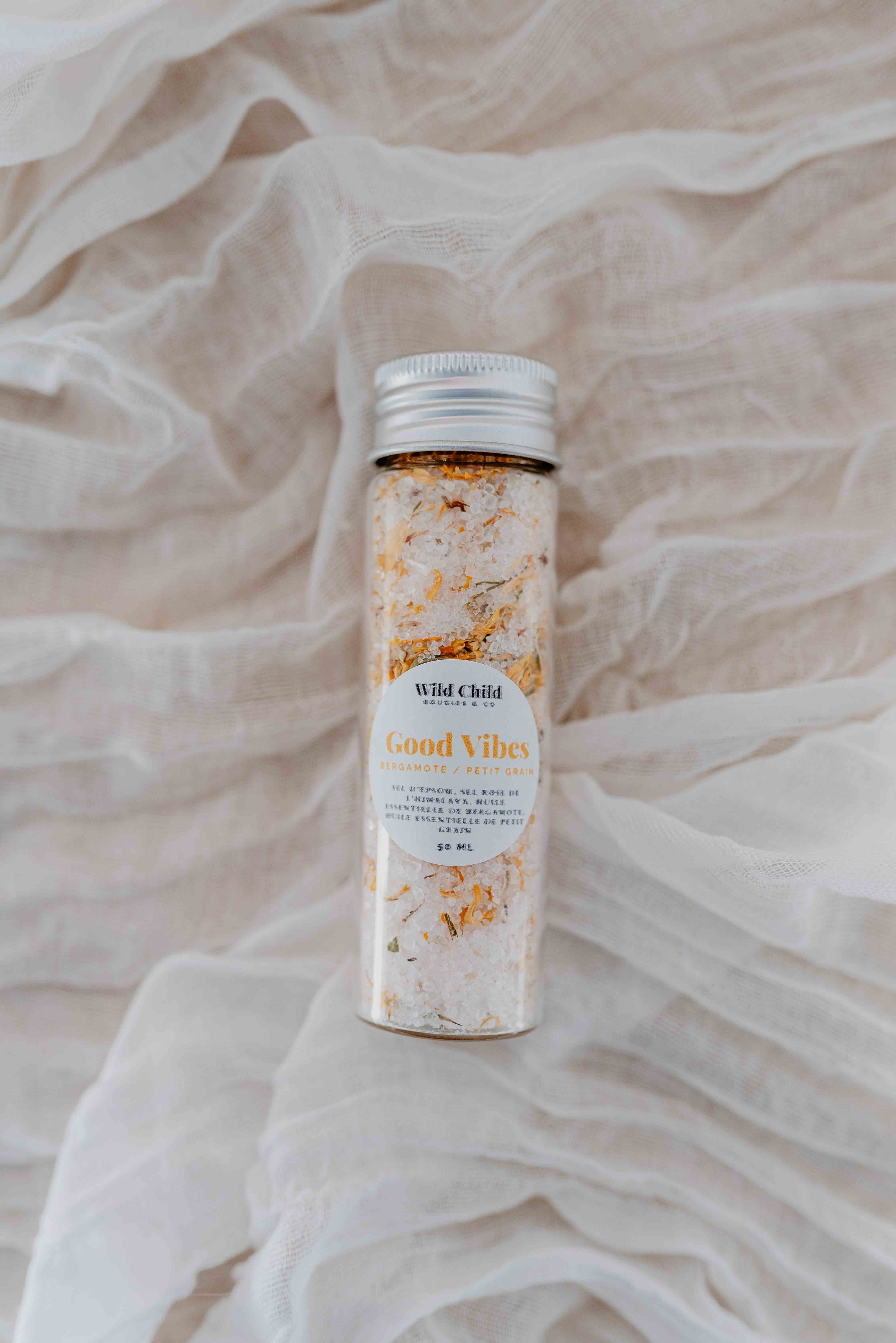 WILD CHILD Bougies & Co – wholesale Badsalt – Bergamot- och petitgrain-badsalt i glasflaska 50 ml4