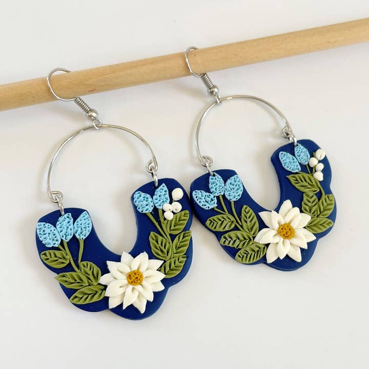 AnalyJewelry - Wholesale Dangle Earrings - Blue Daisy Arch Dangles0