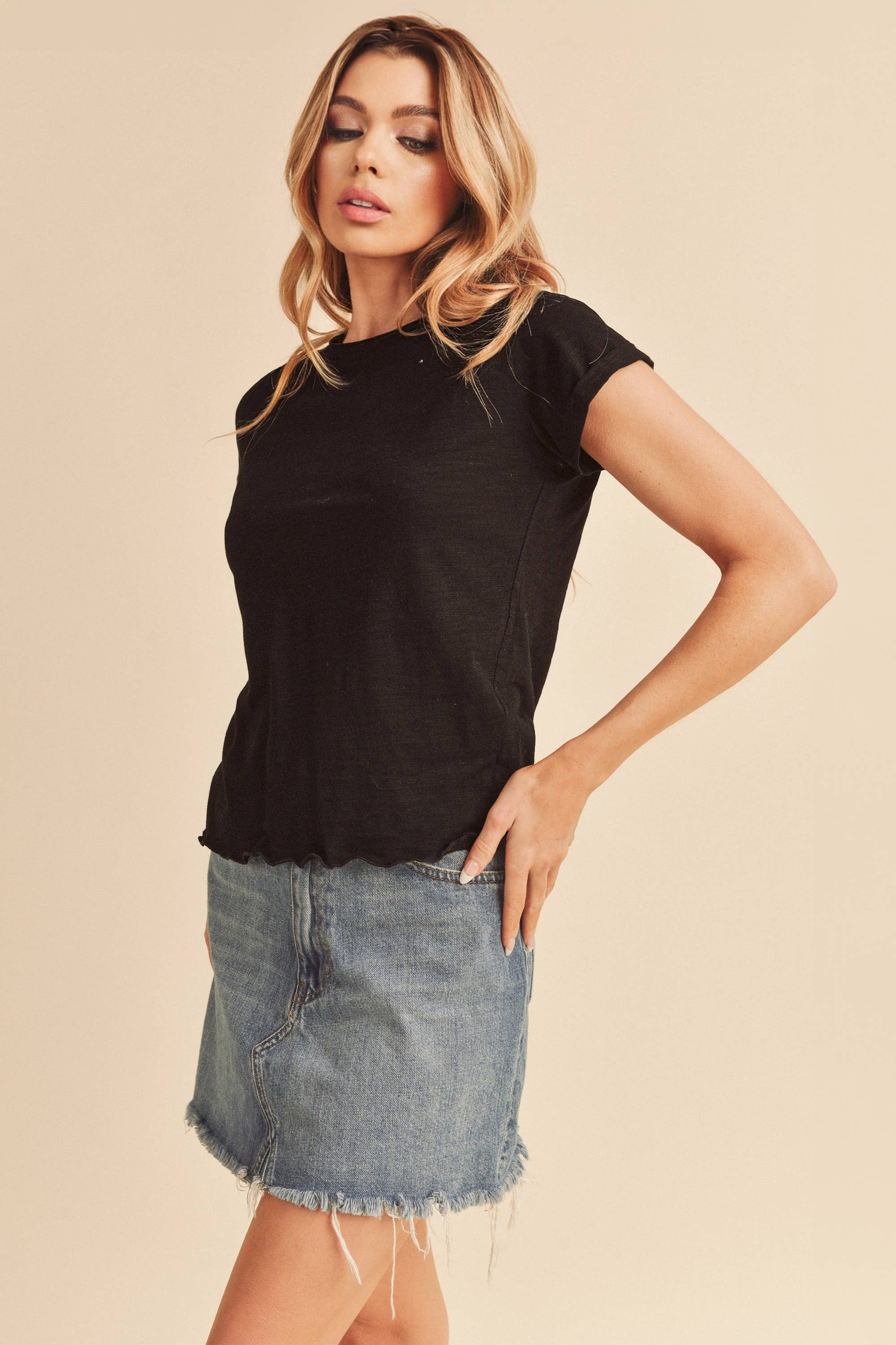 AEMI + CO - Wholesale T-Shirt - Women's - 8219BK Gwen Tee5