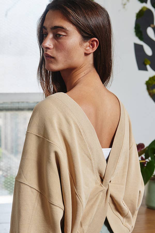 BUCKETLIST INC - Wholesale Sweatshirt - Women's - IT1365A Reversible Twist-Front Washed Terry Sweatshirt Top9