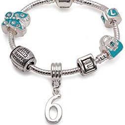 Bracelet à breloques en plaqué argent pour enfant Bleu « Happy 6ème Birthday » pour la vente par Liberty Charms