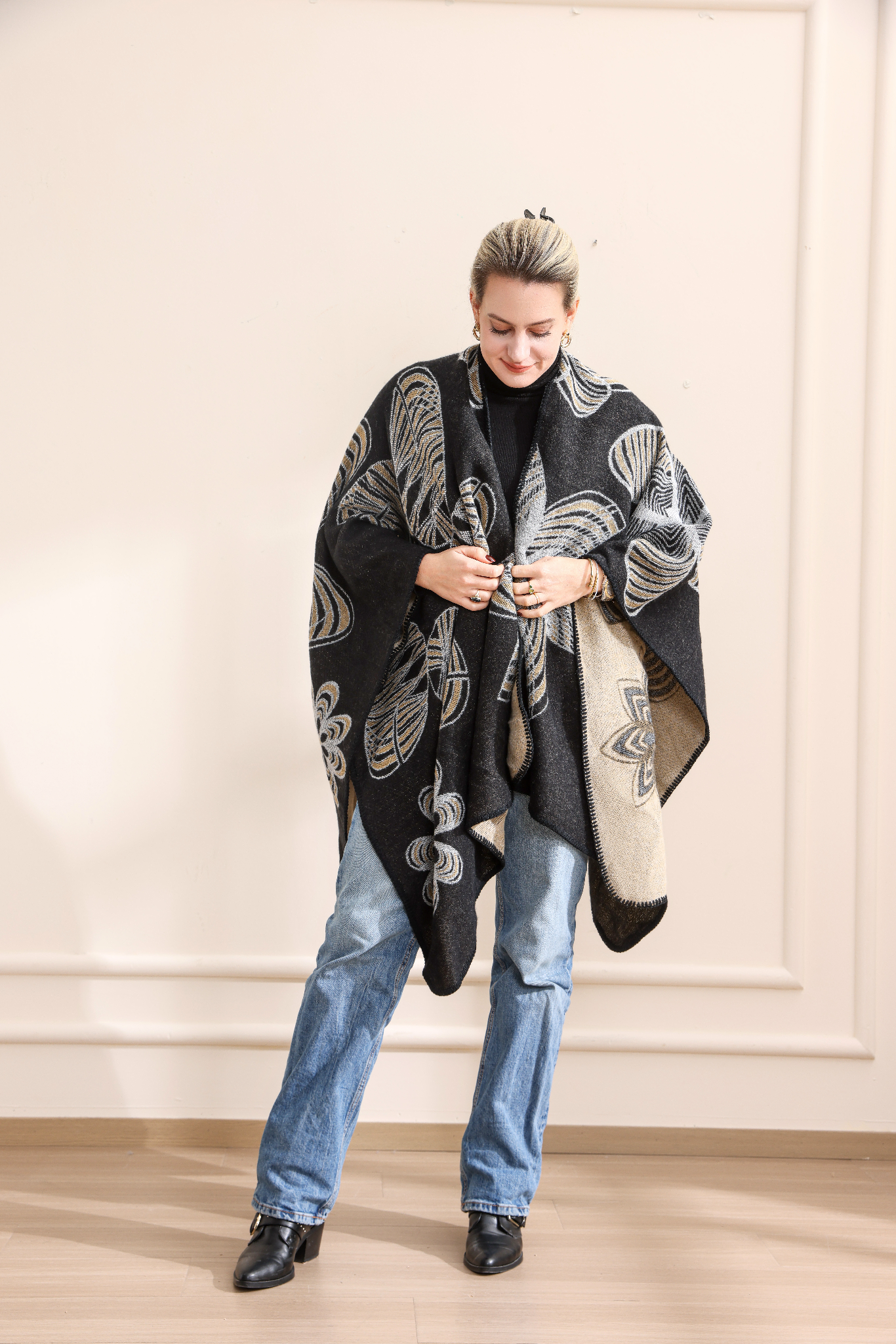 Emilie collection - Vente Poncho – femme - Poncho long et doux avec imprimé3