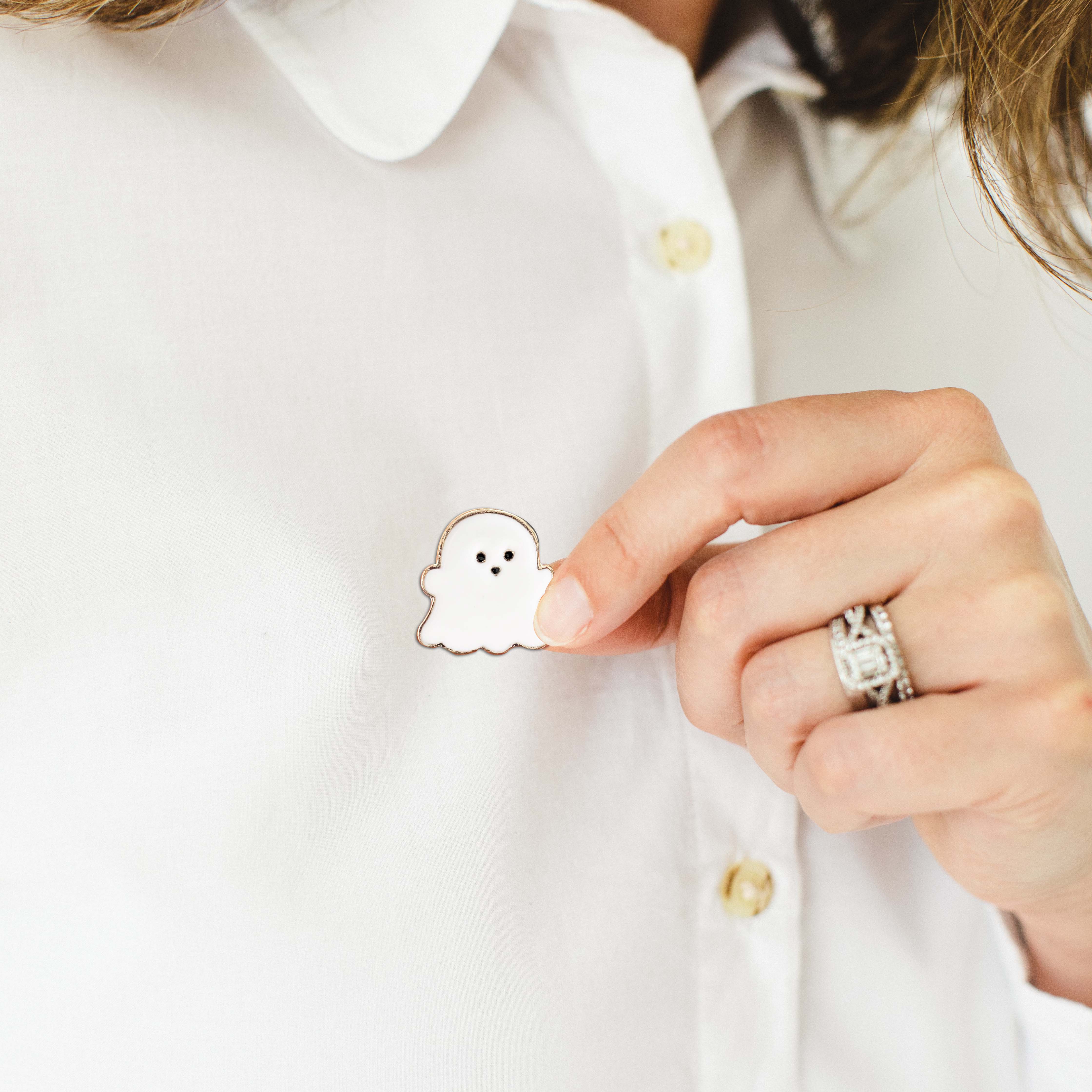 Jodie Gaul & Co – wholesale Lapel pin/button – Halloween Cute Ghost Enamel Pin1