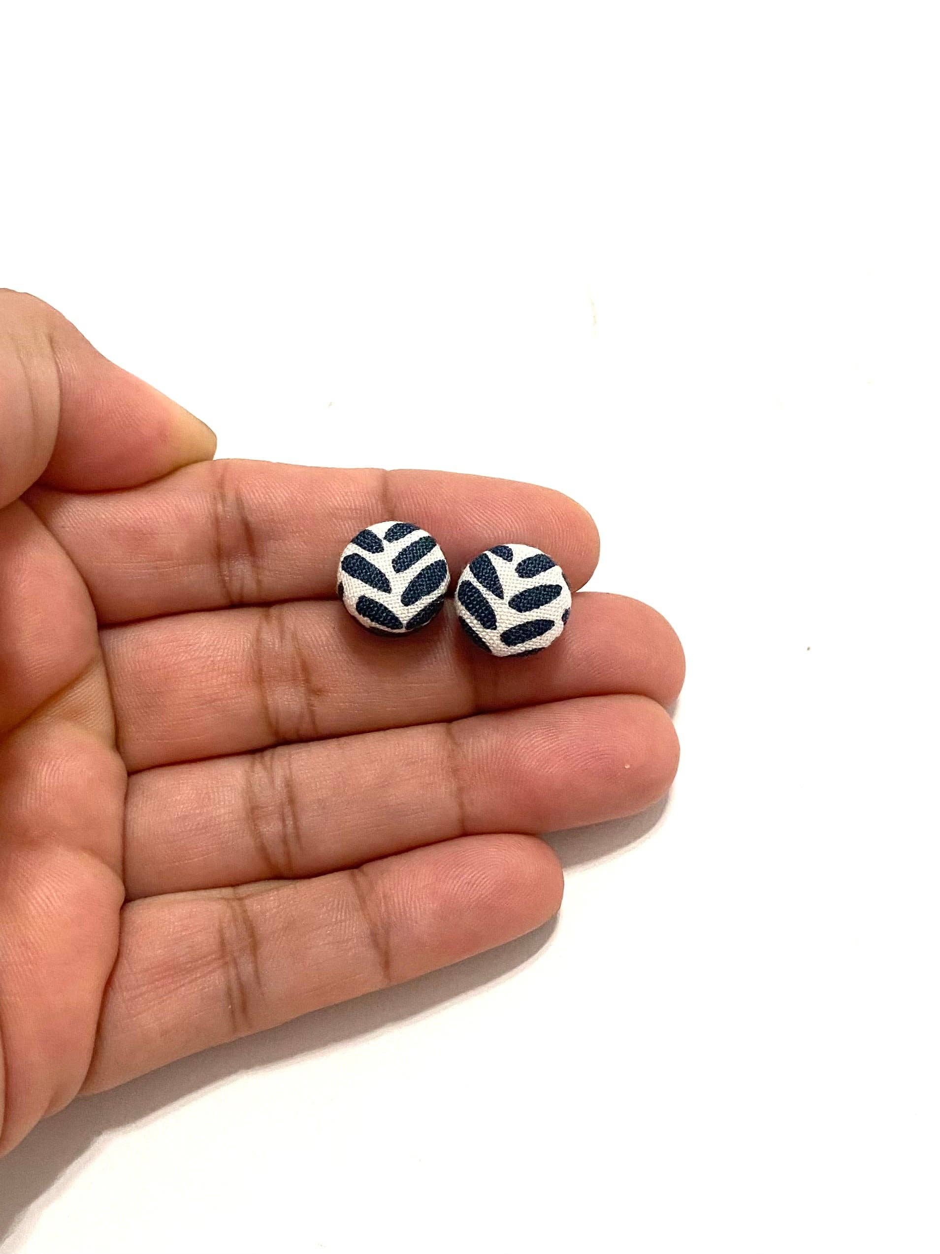 Botón de Azúcar – wholesale Stud/post earrings – BOTÓN DE AZÚCAR - Small Studs - Tracks1