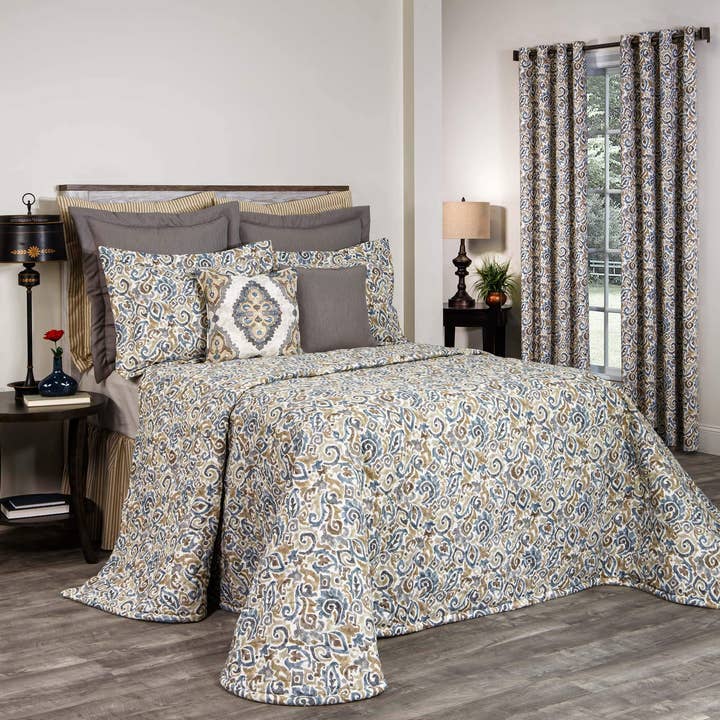 Thomasville at Home - Wholesale Coverlet - Queen and Jester Bedspreads - Jester Print
