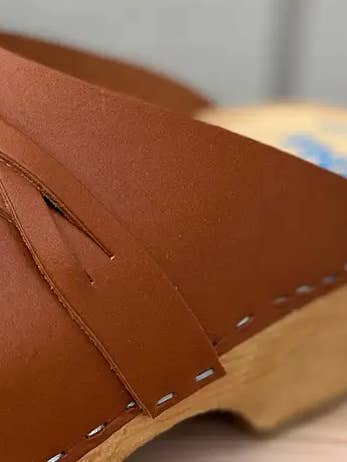 Tessa & Mimmi Clogs of Sweden - Wholesale Clogs - Women's - Suntanned Flower Heart Clogs4