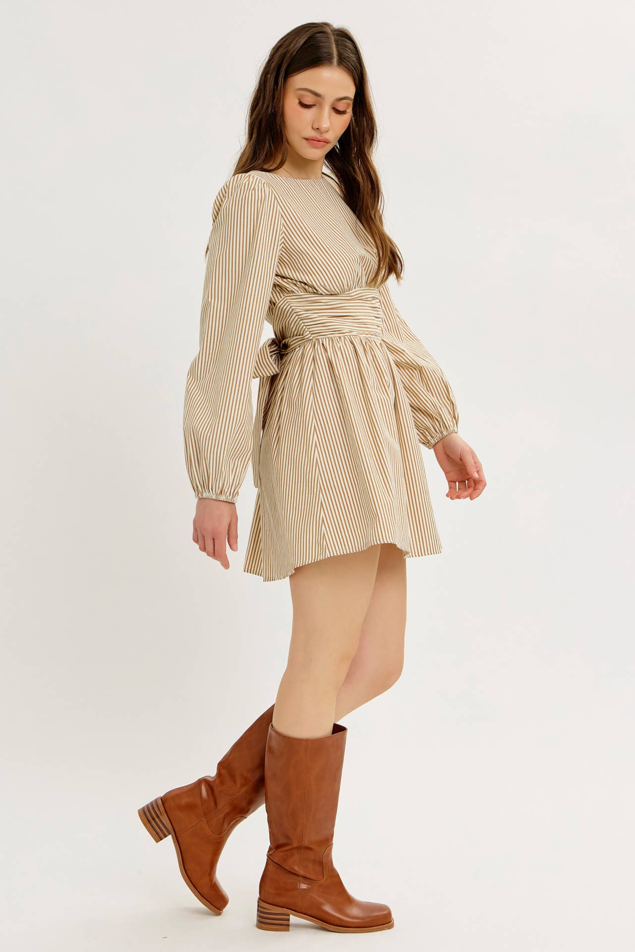 idem ditto - Vente Robe – femme - Mini-robe rayée charme avec dos ouvert dramatique et nœud oversize11