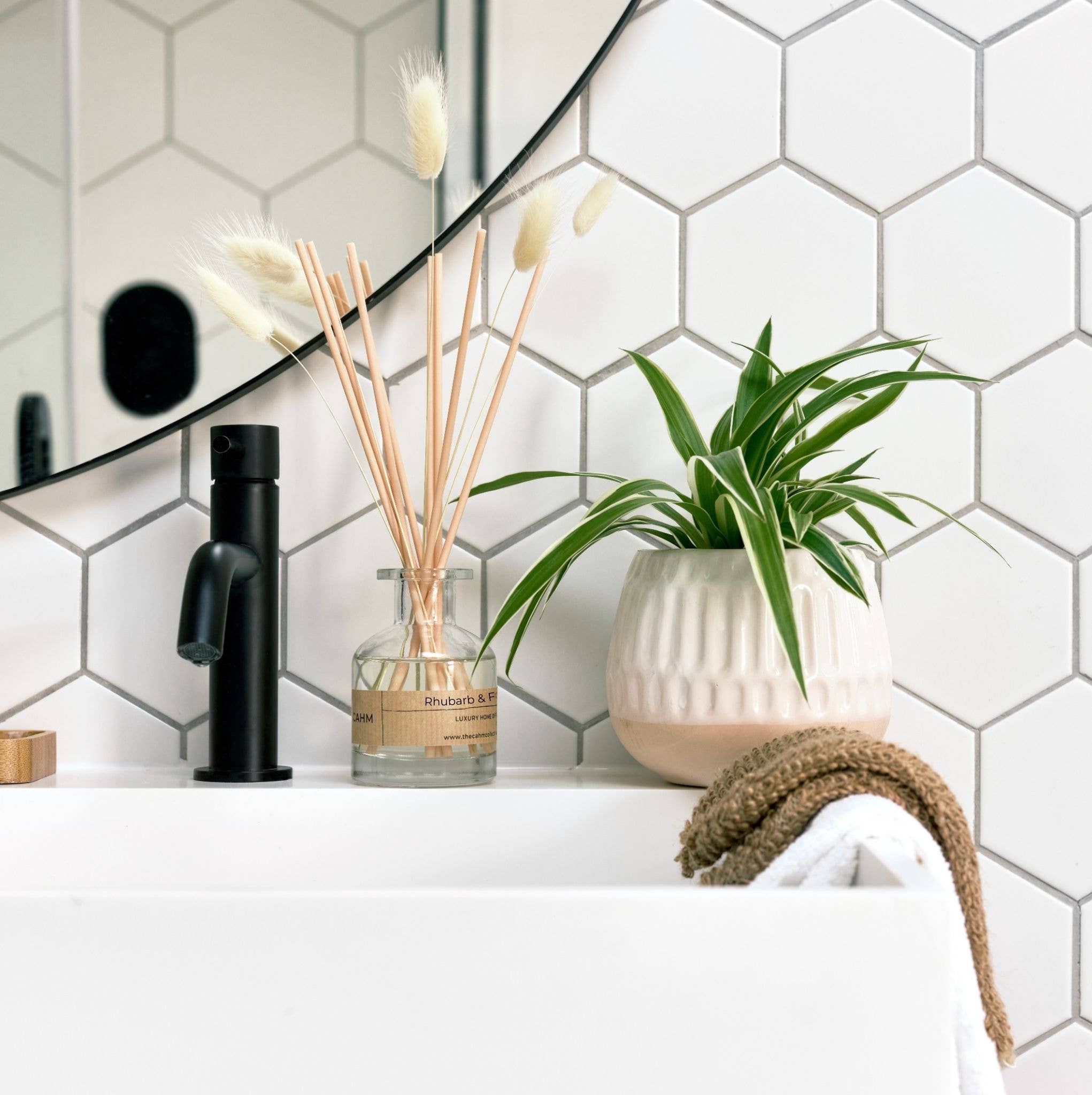 CAHM - Wholesale Reed Diffuser - Rhubarb Freesia Clear Reed Diffuser | Luxury Reed Diffusers8