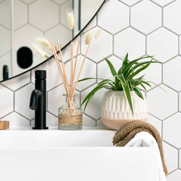 CAHM - Wholesale Reed Diffuser - Rhubarb Freesia Clear Reed Diffuser | Luxury Reed Diffusers8