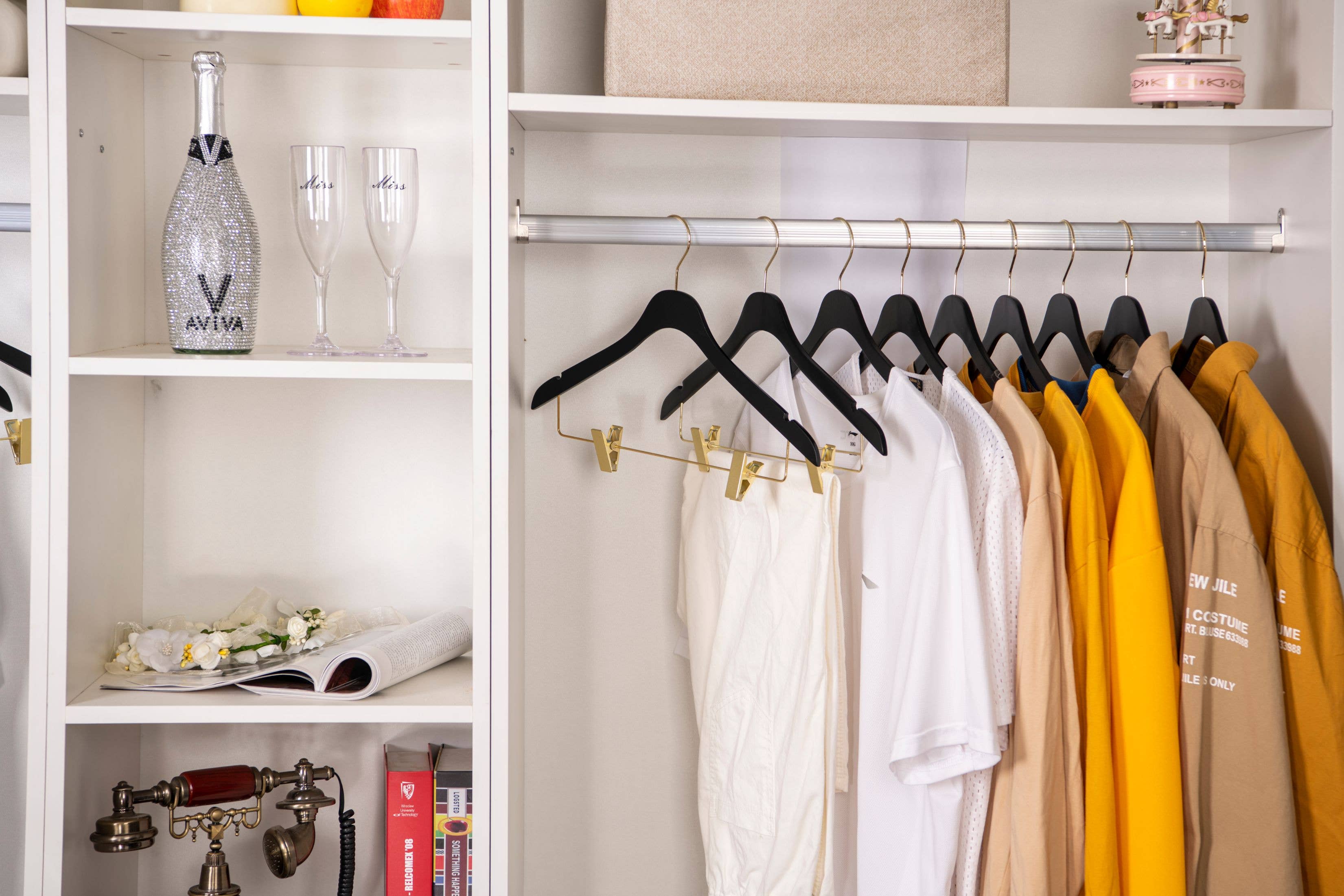 Quality Hangers – Cabides por atacado – WS73 Cabides Ultra Finos para Saias e Calças com Clipes Preto/dourado - 5 Unidades11