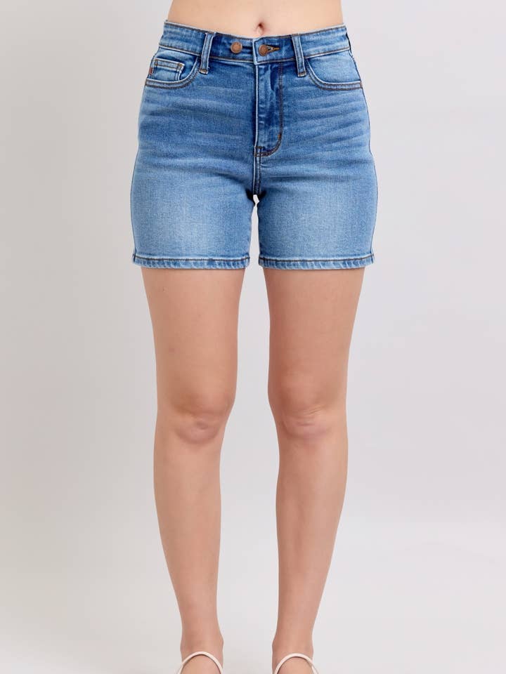 Shorts mi-longs à deux boutons pour papa pour la vente par Judy Blue Jeans
