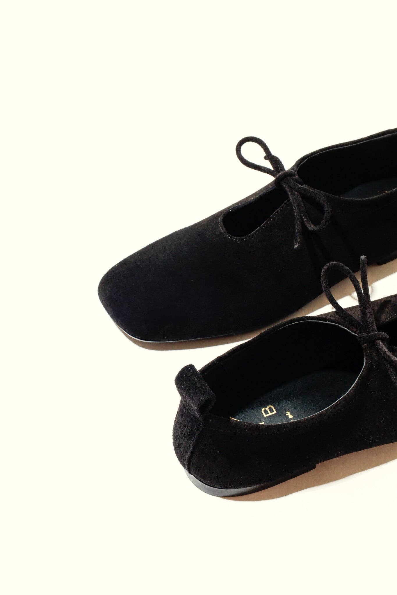 KMB Shoes - Wholesale Flats - Women's - KATY BLACK – Soft Leather Flats with Front Tie1