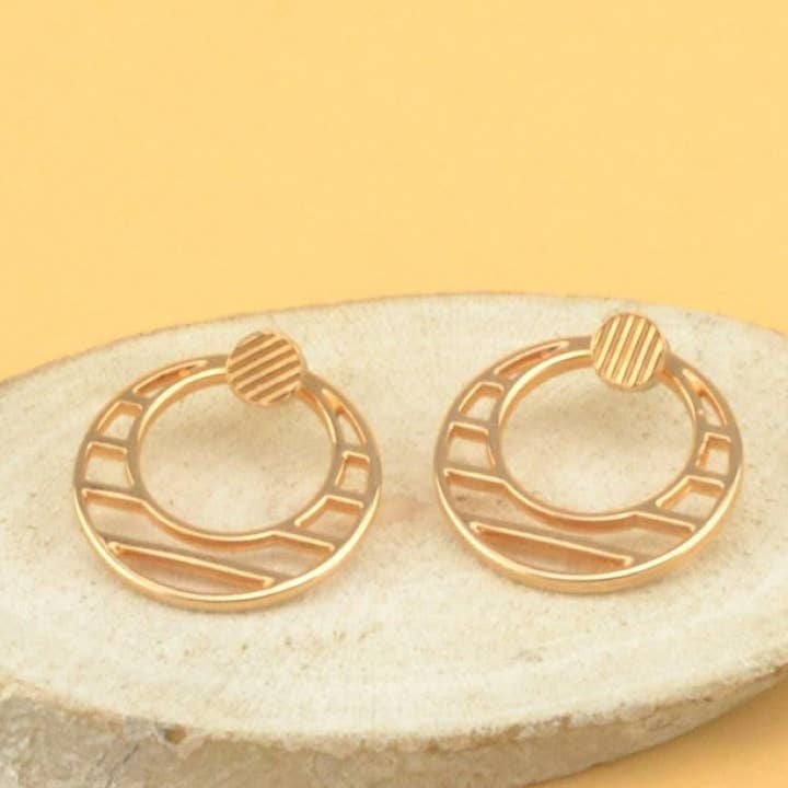 Øreringe med geometrisk ørestik i rosaguld for engroshandel hos CozyDetailz