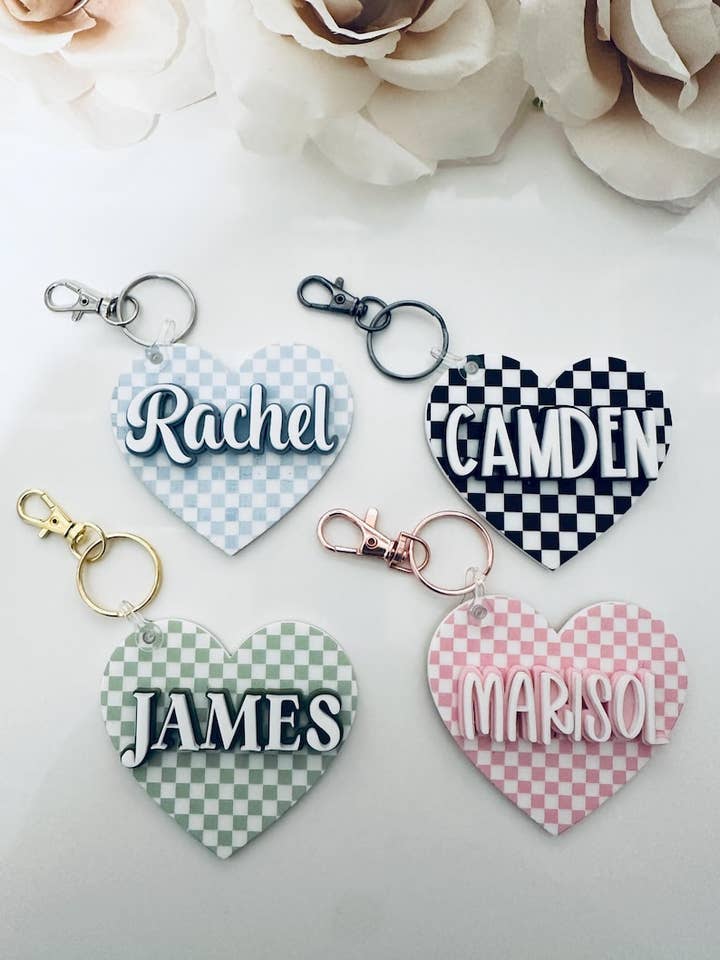 Etiqueta de nombre con corazón a cuadros personalizado para el Día de San Valentín | Ideas de regalos para cestas para venta al por mayor de Marden S Design