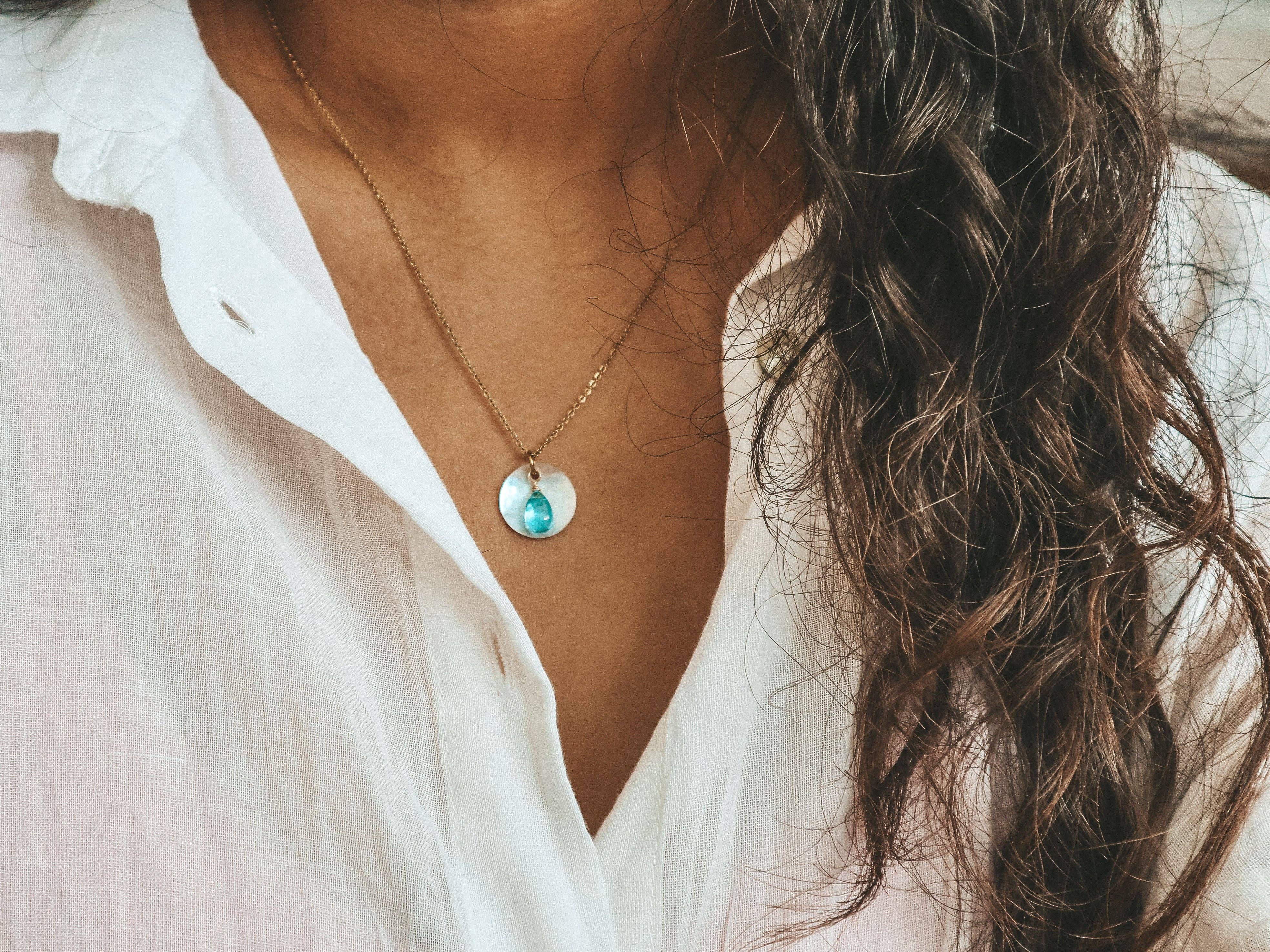 Bali Soul - Wholesale Pendant/Charm Necklace - Ocean Breeze Glass Teardrop Akoya Shell Gold Necklace1