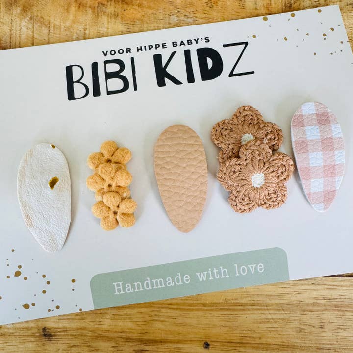 Set mit 10 Haarspangen in Blumenform für den Großhandel von Bibi Kidz