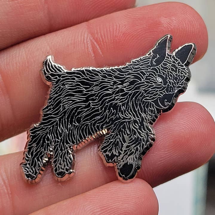 Épinglette en forme de chèvre Baby Baphomet pour la vente par Fresh Fruit for Rotten People