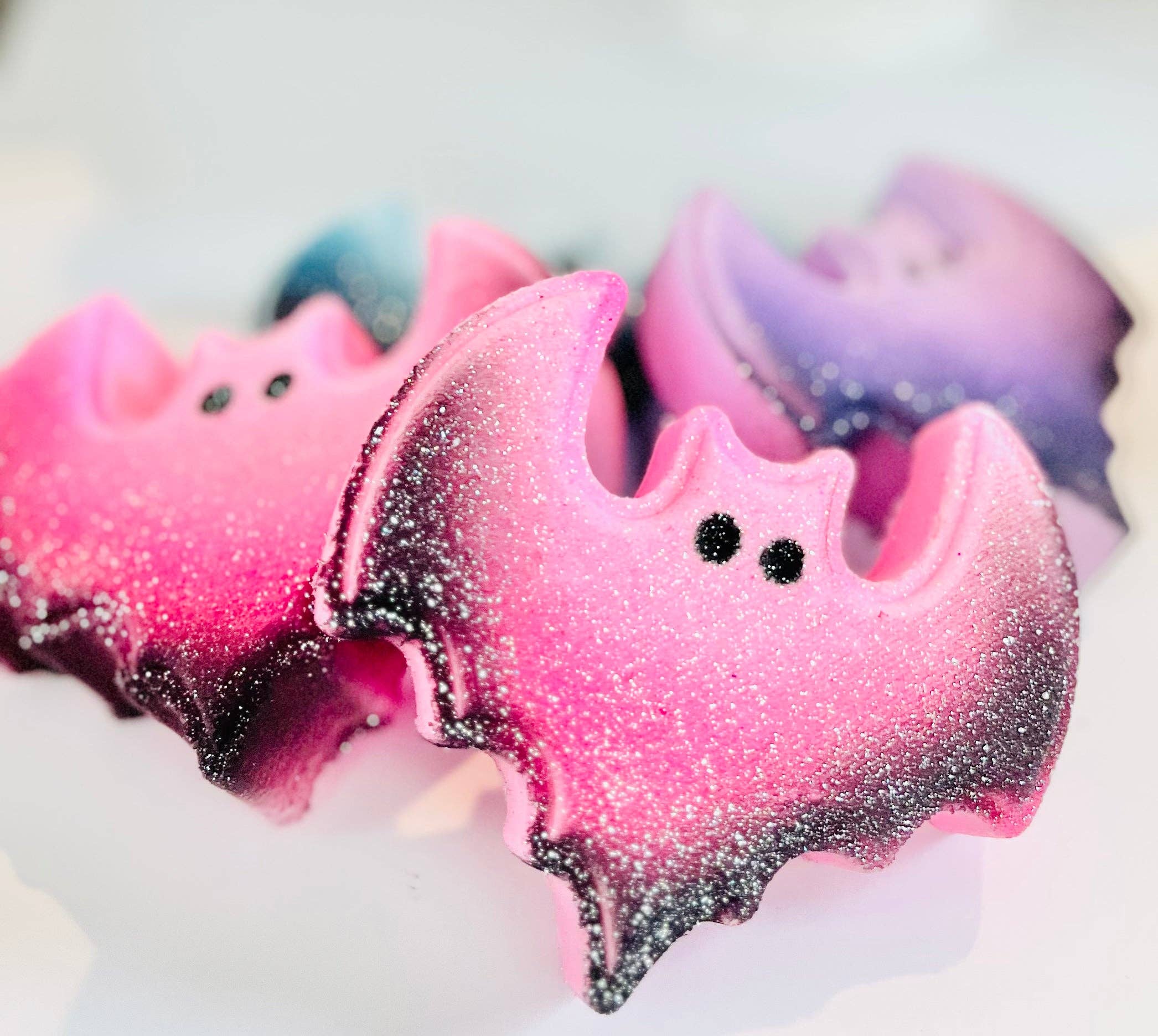 The Burlap Barn Company - Wholesale Bath Bomb/Fizz - Bat Bath Bomb,Vampy Glam bomb1