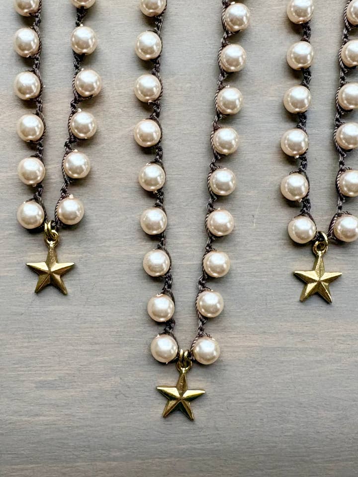 Anhänger-Halskette "Leitstern" mit gehäkelter Glasperlenkette für den Großhandel von Twist Style