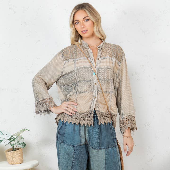 Latte Chaqueta de encaje chic con botones de concha blanca de venta al por mayor en Faire0