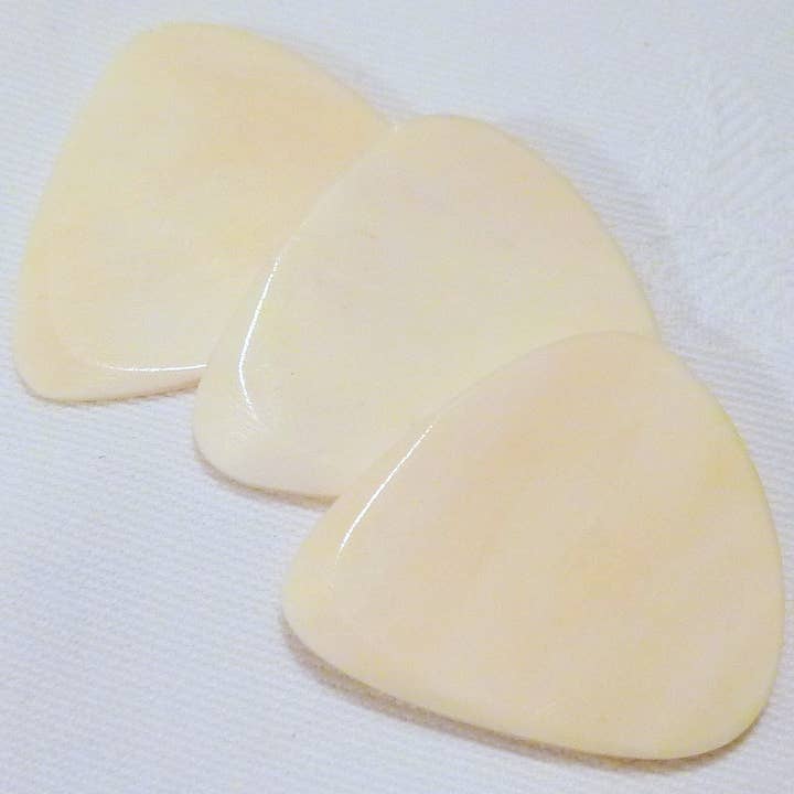 Exotic Buffalo Bone for wholesale by US Blues Artist Quality Guitar Picks