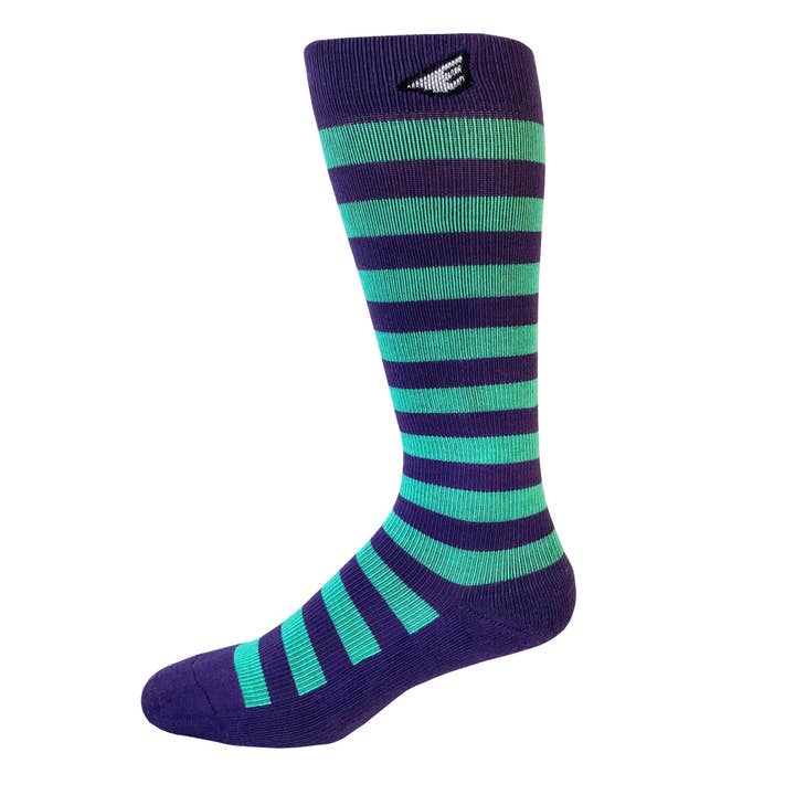 Jailbird - Violet et vert clair. Chaussettes de compression OTC à rayures 15-20mmHg de fabrication américaine pour la vente par Boldfoot Socks