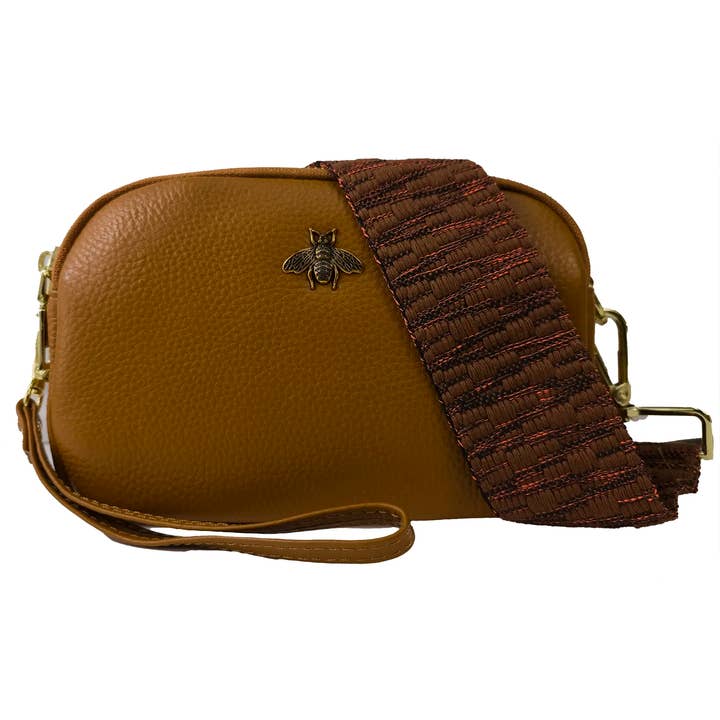 Italienische Umhängetasche aus Leder mit Bienenmotiv Braun für den Großhandel von Strathurie