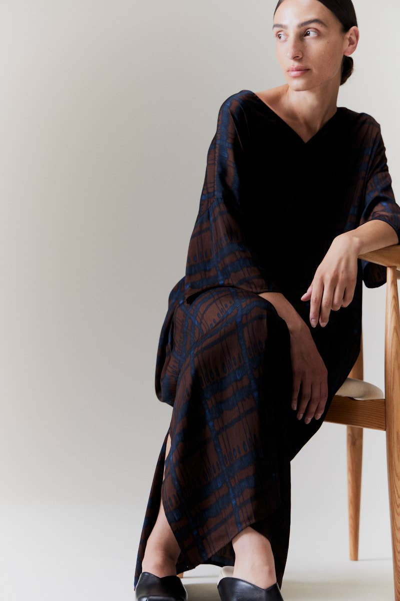 Grade & Gather – wholesale Dress – Women's – 60326PL - SATIN PRINT TUNIC DRESS11