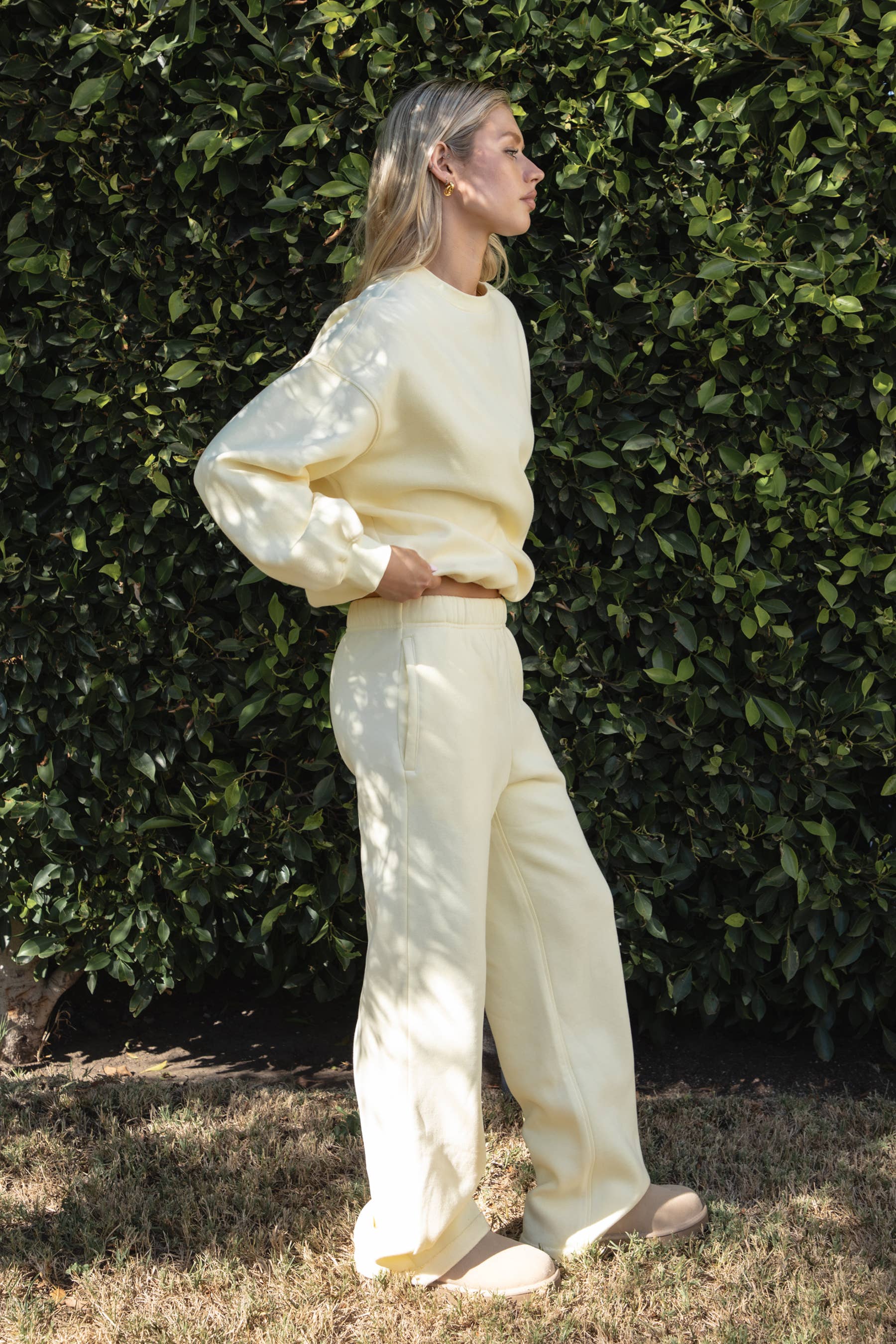 TICTOC - Wholesale Lounge Sweatpants/Joggers - Women's - LANI Cloud Fleece Wide Leg Sweatpants Stretch Waist & Pocket29