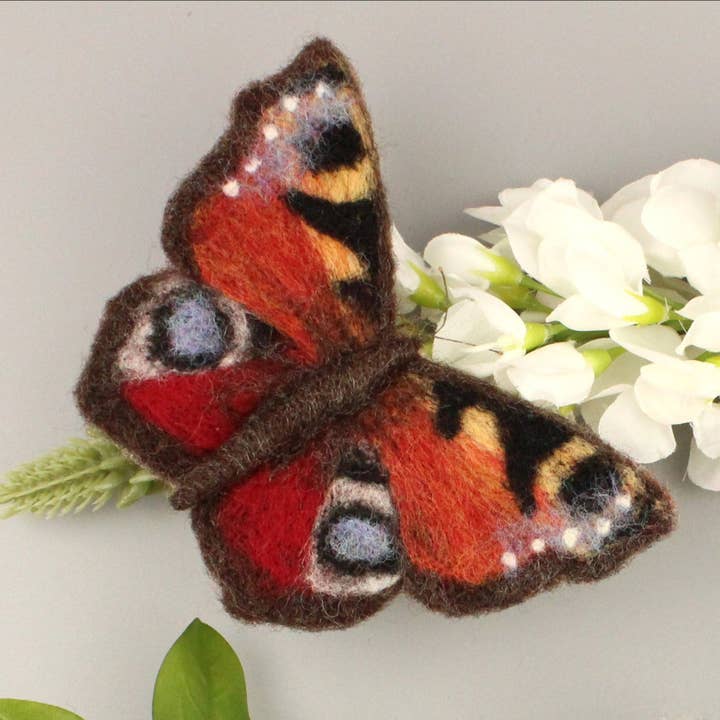 Kit de feutrine à petites aiguilles Peacock Butterfly pour la vente par The Makerss