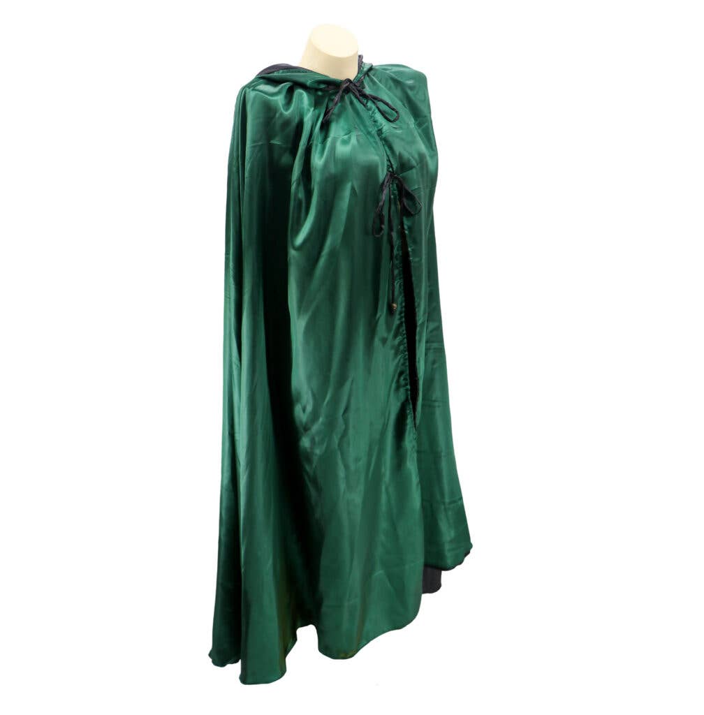 Western Fashion - Wholesale Cape - Women's - 8492 - Reversible Cape / Cloak with hood, Satin,31