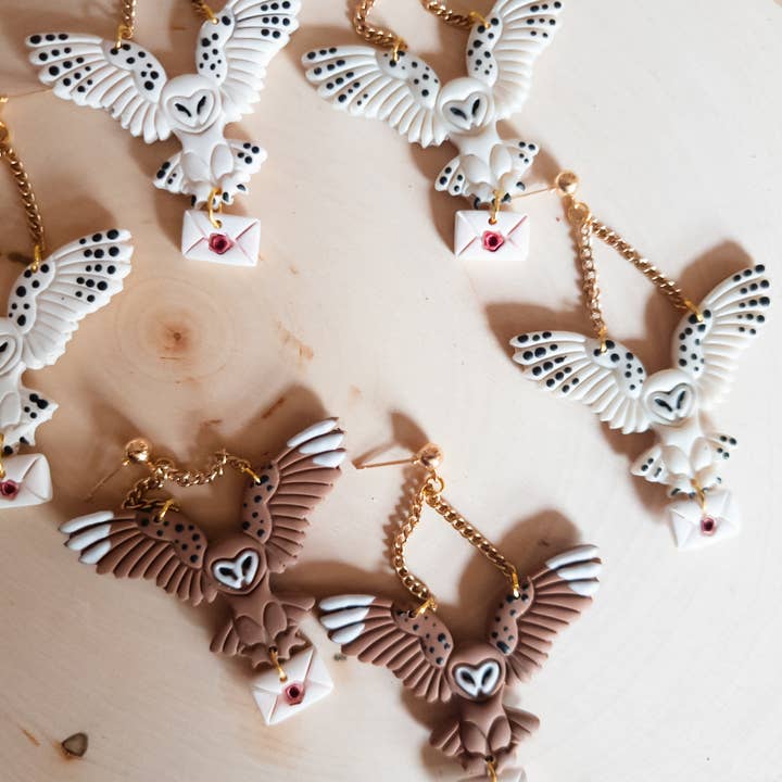 Pendientes colgantes de malla de búho | Pendientes inspirados en Harry Potter para venta al por mayor de Knotty4Klay