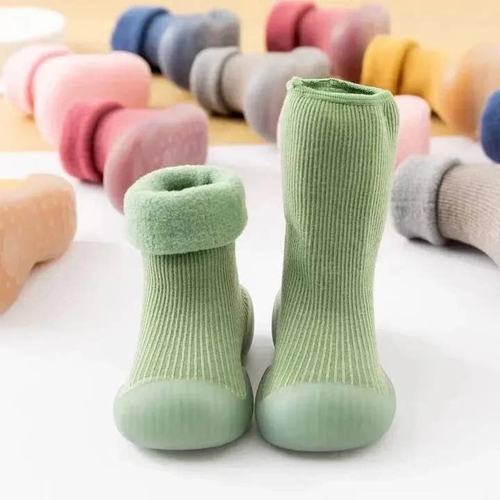 Chaussons d'Hiver pour Bébé _ Premiers Pas Antidérapants et Chauds pour la vente par shoplittleswan