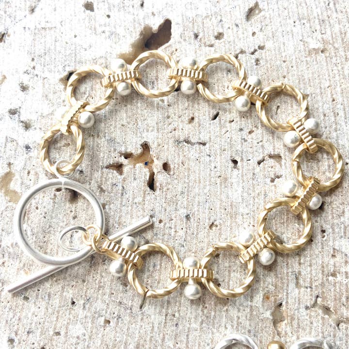 VB&CO Designs Handmade Jewelry - Wholesale Link & Chain Bracelet - Matte gold Matte silver bracelets boutique jewelry trending
