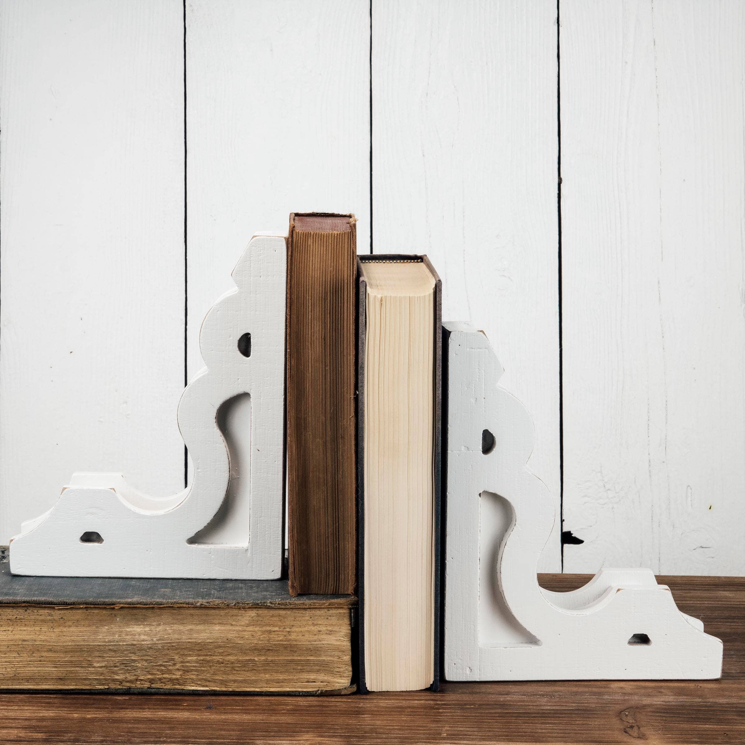 Foreside Home & Garden - Wholesale Bookend - Set 2 White Corbel Vintage Bookends5