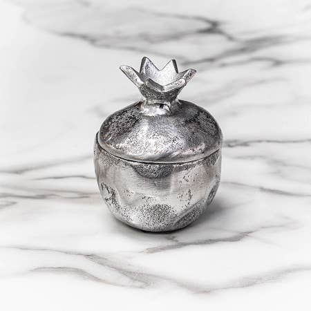 India Handicrafts Inc - Vente Bocal décoratif - Pot en aluminium texturé en forme de grenade, petit modèle1