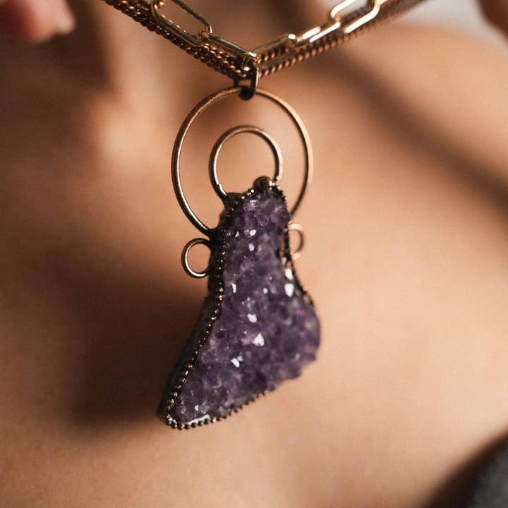 PHOEBE´S - Vendita all'ingrosso Collana con ciondolo/pendaglio - Collana Massimalista con Ametista - Pietra Portafortuna di Febbraio