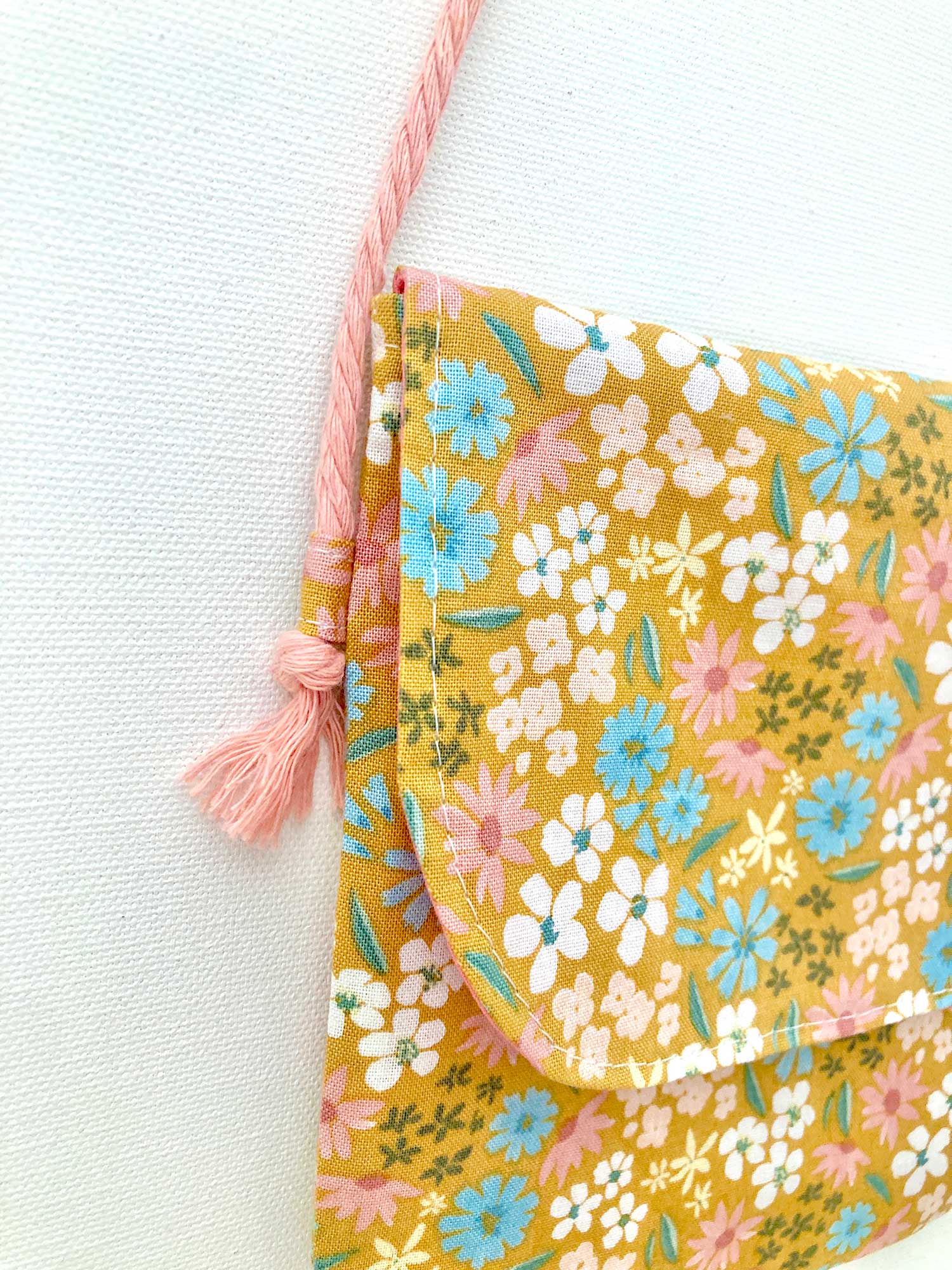 edeenut - Wholesale Crossbody Bag - Kids - Yellow purse, Kids mini messenger bag, Teen crossbody bag1