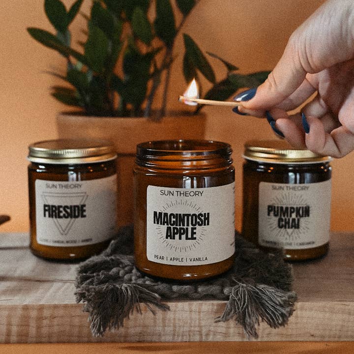 Sun Theory - Wholesale Jar/Filled Candle - Macintosh Apple Soy Candle | 8oz Jar2
